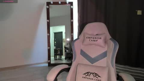 Snapshot of lana_younes chatting on October 2025 10:22:02 AM Lana online show from October 2025 10:22:02 AM