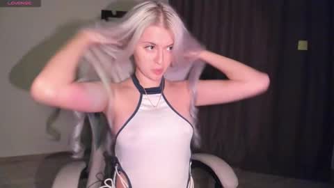 Snapshot of lana_younes chatting on November 2025 02:17:01 PM Lana online show from November 2025 02:17:01 PM