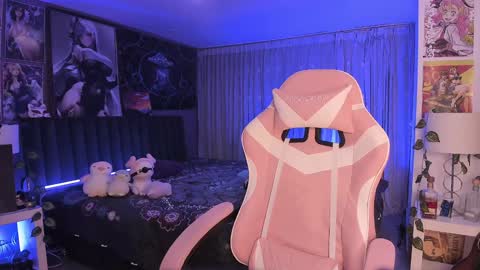 L A N A  online show from February 2025 04:37:01 AM