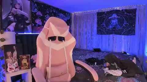 L A N A  online show from March 2025 08:05:01 PM