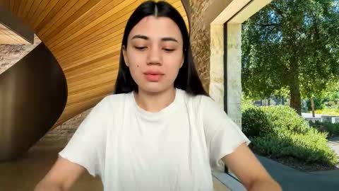 Lana online show from September 2025 10:49:02 AM