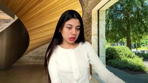 Lana online show from October 2025 09:39:02 AM