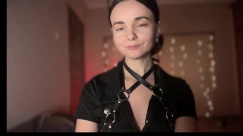 Lana online show from September 2025 11:04:02 PM