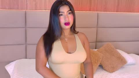 Lana online show from October 2025 07:22:02 PM