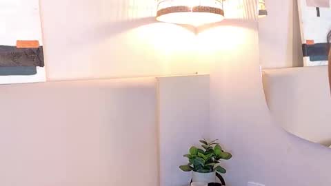 Lana online show from November 2025 08:08:01 PM