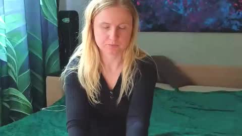 Snapshot of lanavismith chatting on May 2026 06:42:01 AM LanaviSmith online show from May 2026 06:42:01 AM