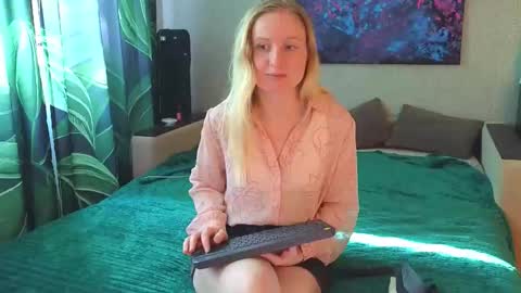 Snapshot of lanavismith chatting on May 2026 06:08:01 AM LanaviSmith online show from May 2026 06:08:01 AM