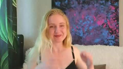 LanaviSmith online show from July 2026 06:17:02 AM