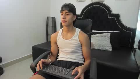 landercruz online show from October 2025 03:51:02 AM