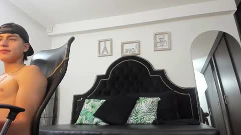 landercruz online show from November 2025 04:45:02 AM