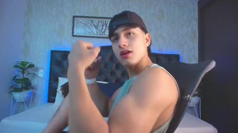 landercruz online show from November 2025 06:55:02 PM