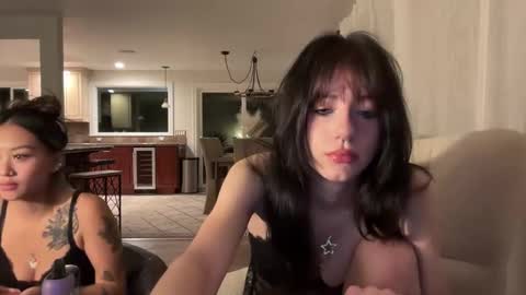 laneystone online show from November 2025 03:50:01 AM