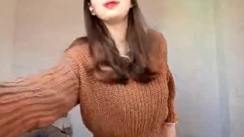 Taisia Tai online show from November 2025 06:24:02 AM