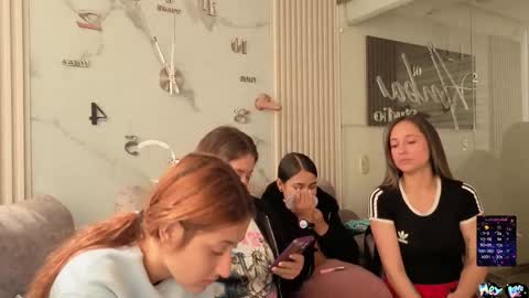 lanna_as online show from November 2025 02:38:01 PM