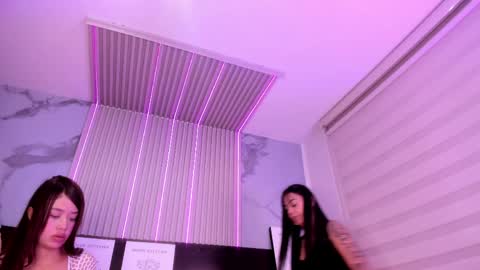 lanna_as online show from April 2026 07:45:01 AM