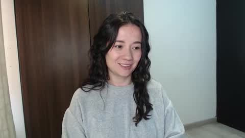 Lanna online show from November 2025 01:44:01 PM