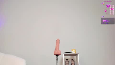 Lanna miley Russo  online show from October 2025 12:03:01 PM