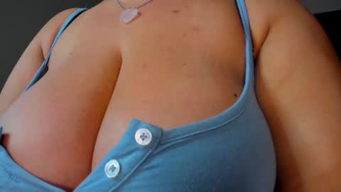 Lanna online show from October 2025 12:56:02 AM