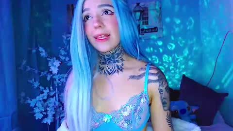 LANNIE   online show from October 2025 10:12:01 PM