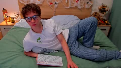 Fandi online show from November 2025 06:02:02 AM