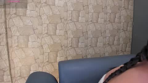 lapeligrosa_ online show from February 2025 12:06:01 PM