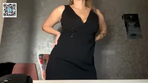 Olena online show from December 2025 09:30:01 PM