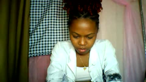 lara_belle online show from June 2026 04:44:01 PM