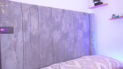 Hello Guys I am Lara Giraldo  WELCOME To my room online show from September 2025 12:55:01 AM