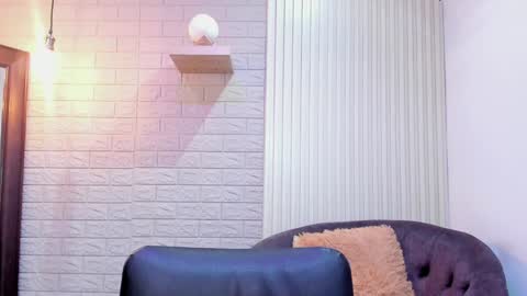      700  200   online show from January 2025 03:14:02 PM