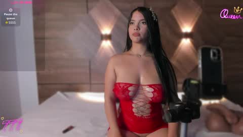 Lara Petit online show from July 2026 11:29:01 PM