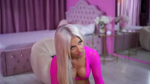 LaraBrynn online show from July 2026 07:20:02 PM