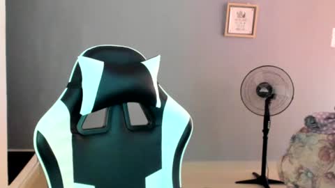 Lara online show from July 2026 10:14:01 PM