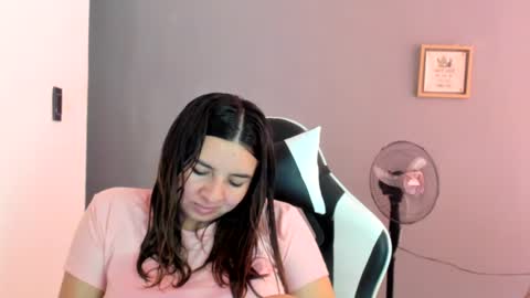 Lara online show from July 2026 07:07:02 PM