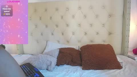 lara online show from September 2025 03:18:02 AM