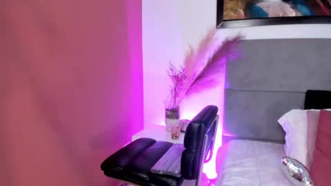 Snapshot of laragoldd chatting on February 2025 01:46:02 AM Lara Gold online show from February 2025 01:46:02 AM