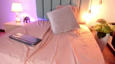 Snapshot of laragoldd chatting on February 2025 01:05:01 AM Lara Gold online show from February 2025 01:05:01 AM