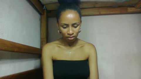 Snapshot of larah98 chatting on March 2026 06:52:01 AM larah98 online show from March 2026 06:52:01 AM