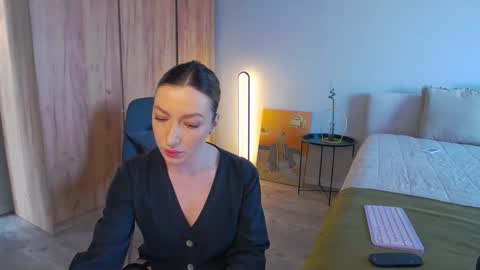 LaraKanes online show from February 2025 10:48:02 AM