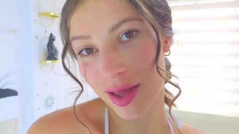 Lara  online show from February 2025 06:21:02 PM