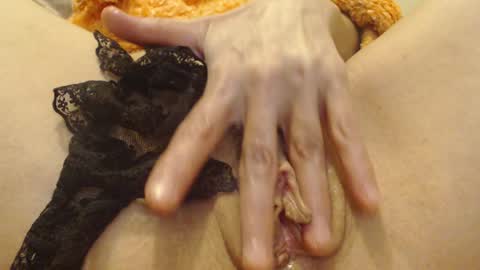 laralhotr online show from December 2024 01:30:02 PM