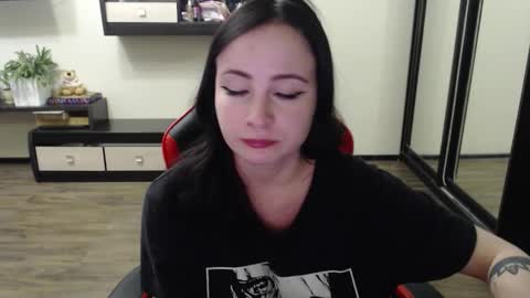 Laralianna online show from September 2025 03:05:01 PM