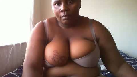 Snapshot of laralovex chatting on February 2025 01:53:02 PM laralovex online show from February 2025 01:53:02 PM