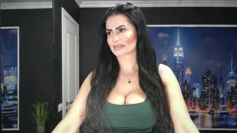 laras_moans online show from June 2026 10:25:01 AM
