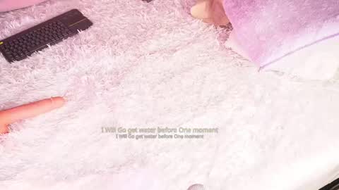 Lara Give it a thumbs up please its important  online show from November 2025 02:20:01 AM