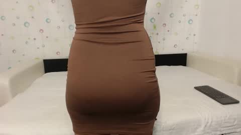 larataylorrr online show from October 2025 06:00:01 AM