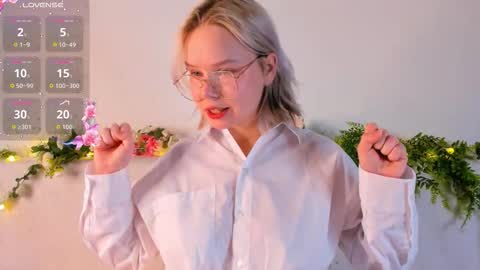 Snapshot of large_ocean chatting on October 2025 05:32:02 PM Rose online show from October 2025 05:32:02 PM