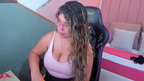 laris_park online show from January 2025 11:39:01 PM