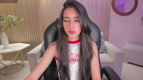 Larisa Smirnov online show from September 2025 04:49:01 AM