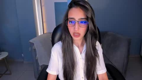 Larisa Smirnov online show from October 2025 04:31:02 AM