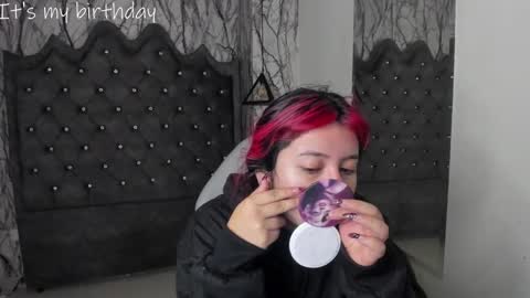 Snapshot of larissa01_ chatting on January 2025 03:09:02 AM Lari online show from January 2025 03:09:02 AM